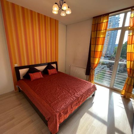 Lovely Apartments In Imanta With Free Parking Rīga Exterior foto