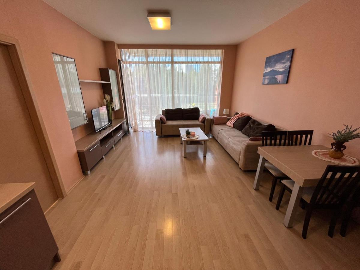 Lovely Apartments In Imanta With Free Parking Rīga Exterior foto